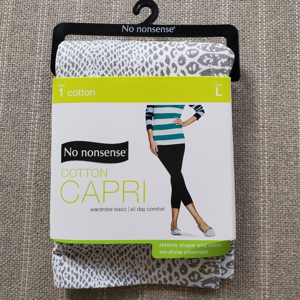 No Nonsense Gray Python Capri Leggings Large